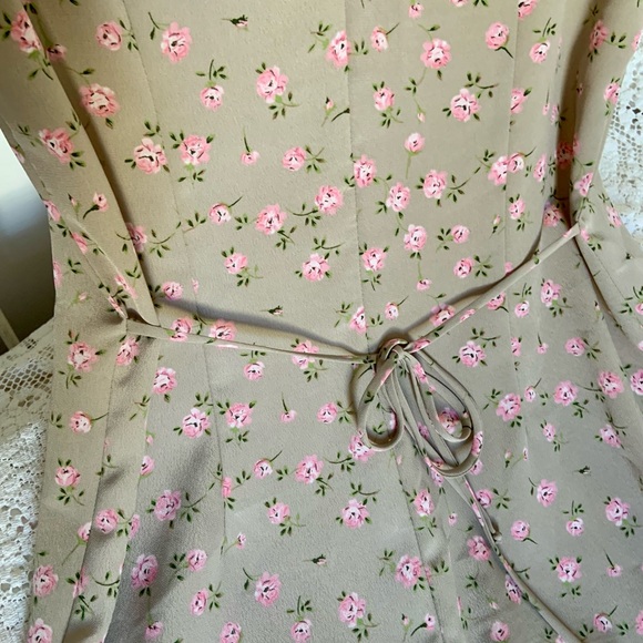 Northern reflections beige/gray pink floral maxi dress - Picture 4 of 7